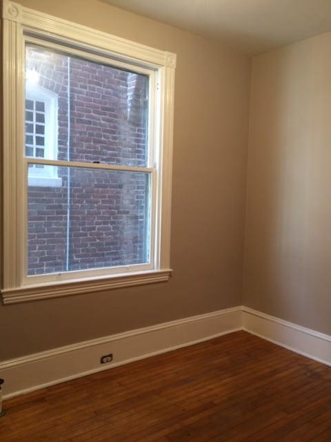 bedroom - 346 College Ave