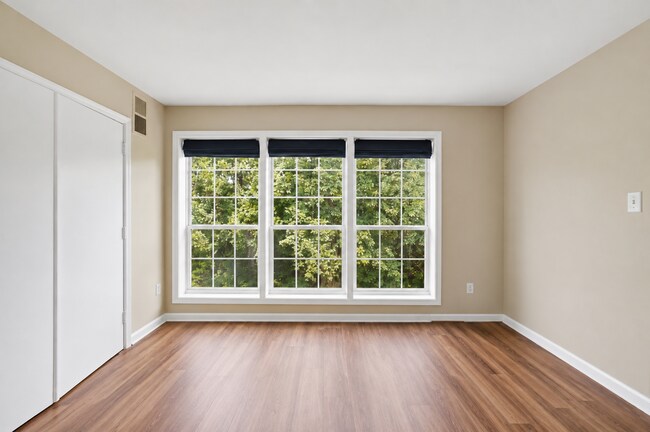 Building Photo - 10118 Oakton Terrace Rd