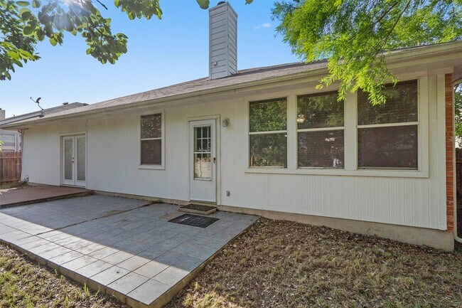 Building Photo - 2202 Bent Bow Dr