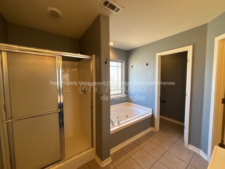 Building Photo - 421 Coopers Wy