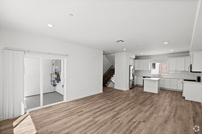 3BR, 3.5BA - 1500SF - Living room - Hazetline 10
