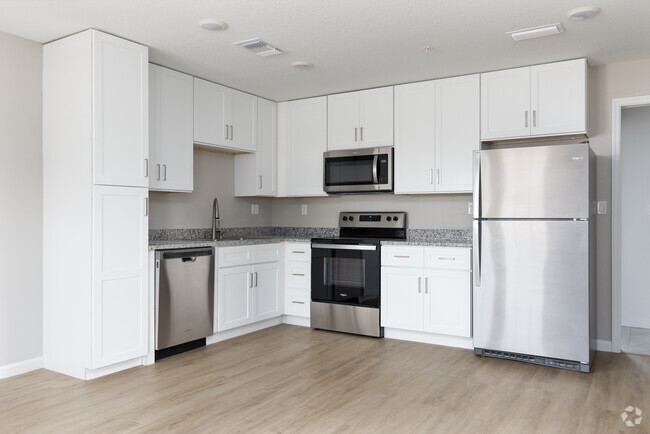 Primary Photo - Royal Oak Apartments