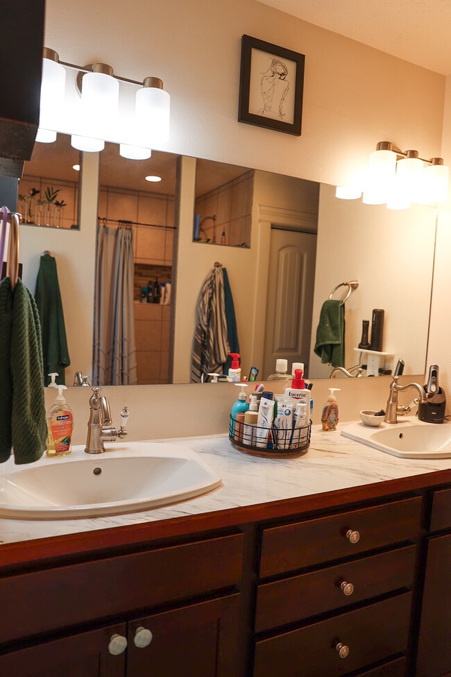 Building Photo - 45 Butch Cassidy Loop