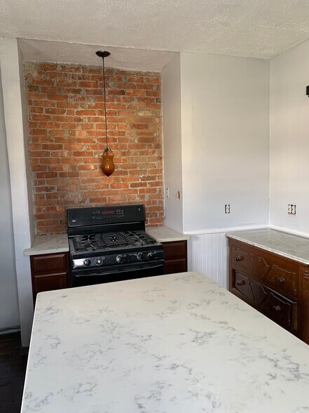 Building Photo - 149 Grand Ave