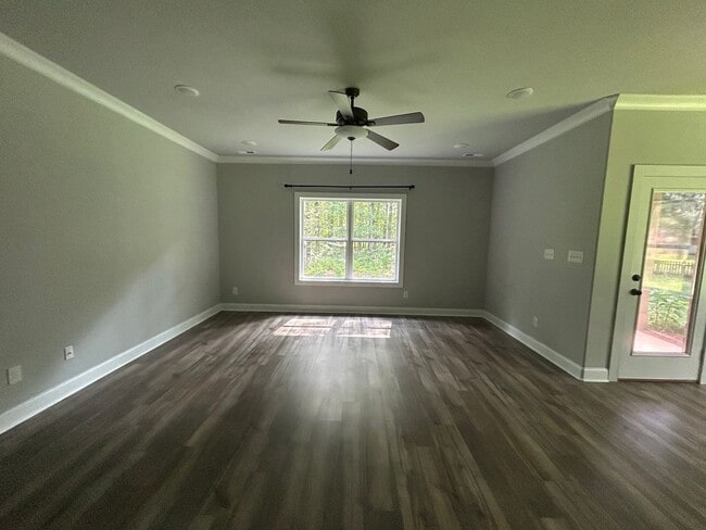 Building Photo - 207 Dawn Dr