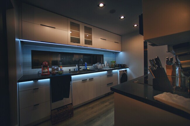 Building Photo - 8380 Waring Ave