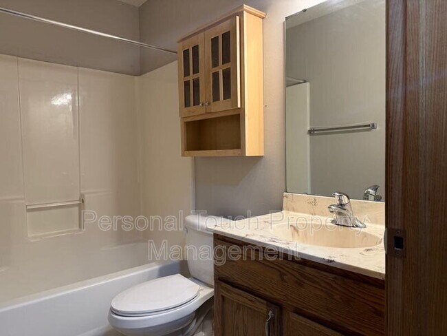 Building Photo - 2510 Amber Valley Ct S