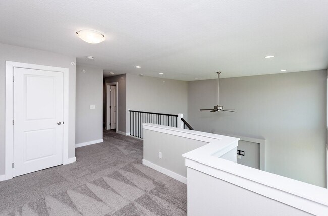 Building Photo - HUGE TOWNHOME!! 2 Bedroom, 3.5 Bathroom Townhome in Grimes!