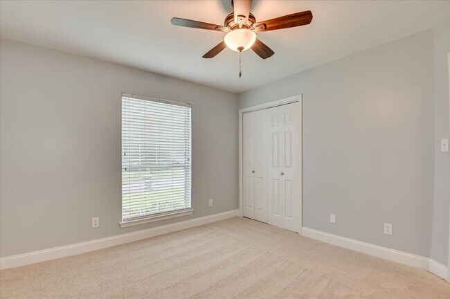 Building Photo - 1094 Maple Ridge Ct