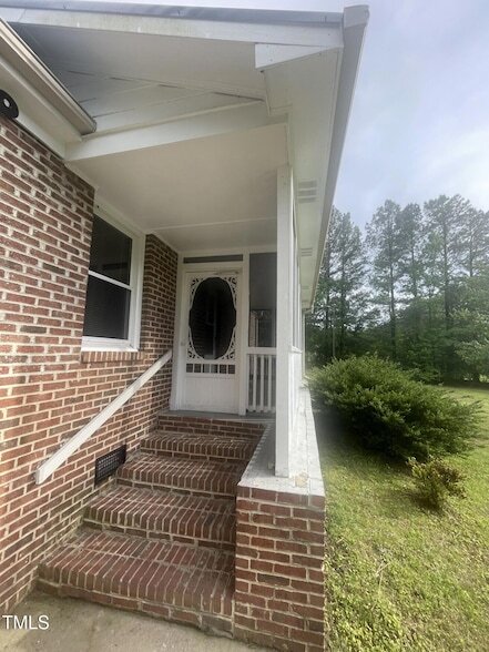 Building Photo - 1237 Martin Pond Rd
