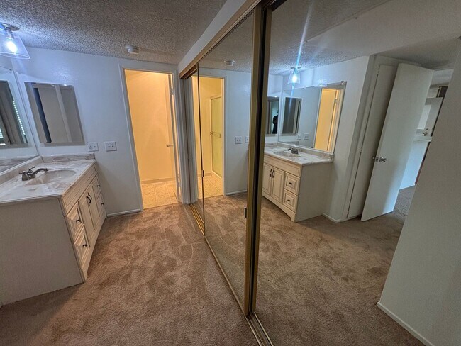 Building Photo - Charming 2-Bedroom Condo with Community Pool & Utilities Included in Newhall!