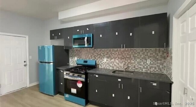 Primary Photo - 511 E Main St