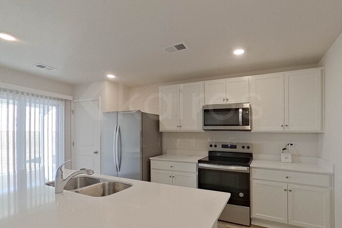 Building Photo - 129 Overstreet Way