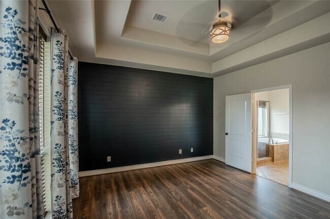 Building Photo - 111 Pinnacle Ridge Ct