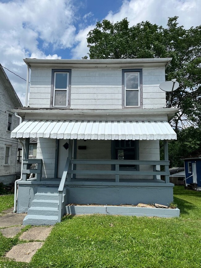 Primary Photo - 4 Bedroom Single Family House