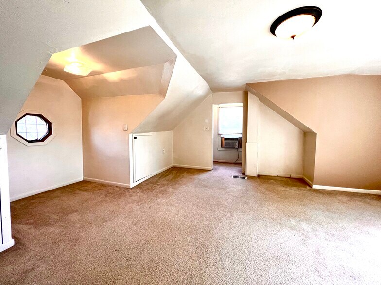 Building Photo - 7736 29th Ave