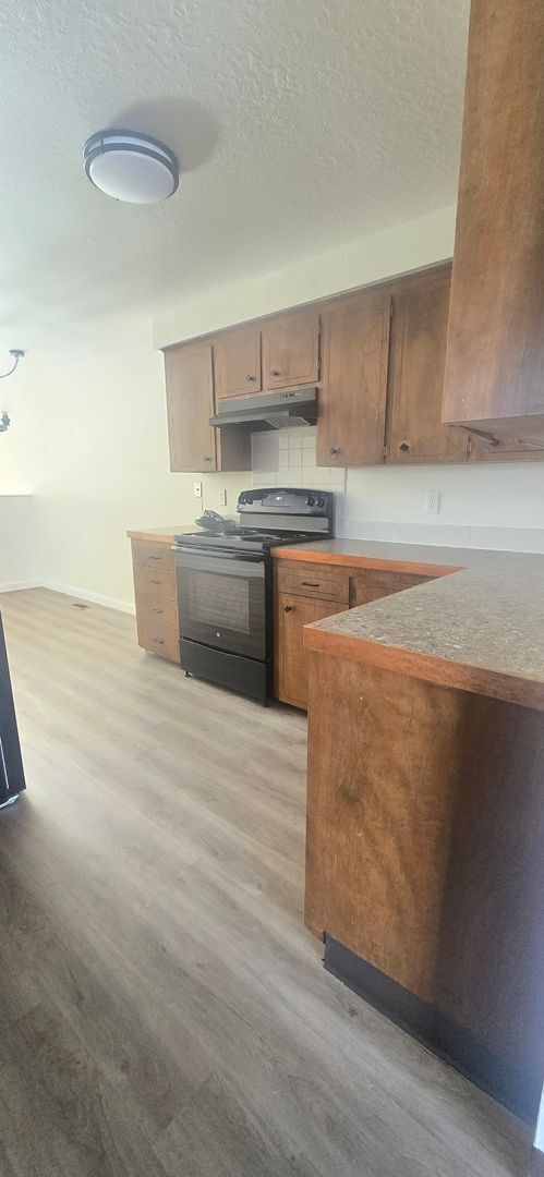 Building Photo - Super cute 3 bedroom, 2 bath Meridian duplex located within walking distance to Meridian Middle S...