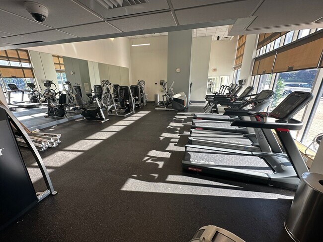 Building Photo - 8 Museum Way