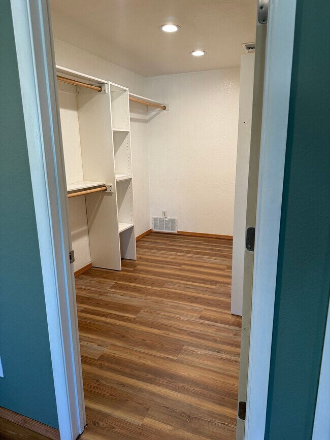 Building Photo - 7940 E Constant Pl