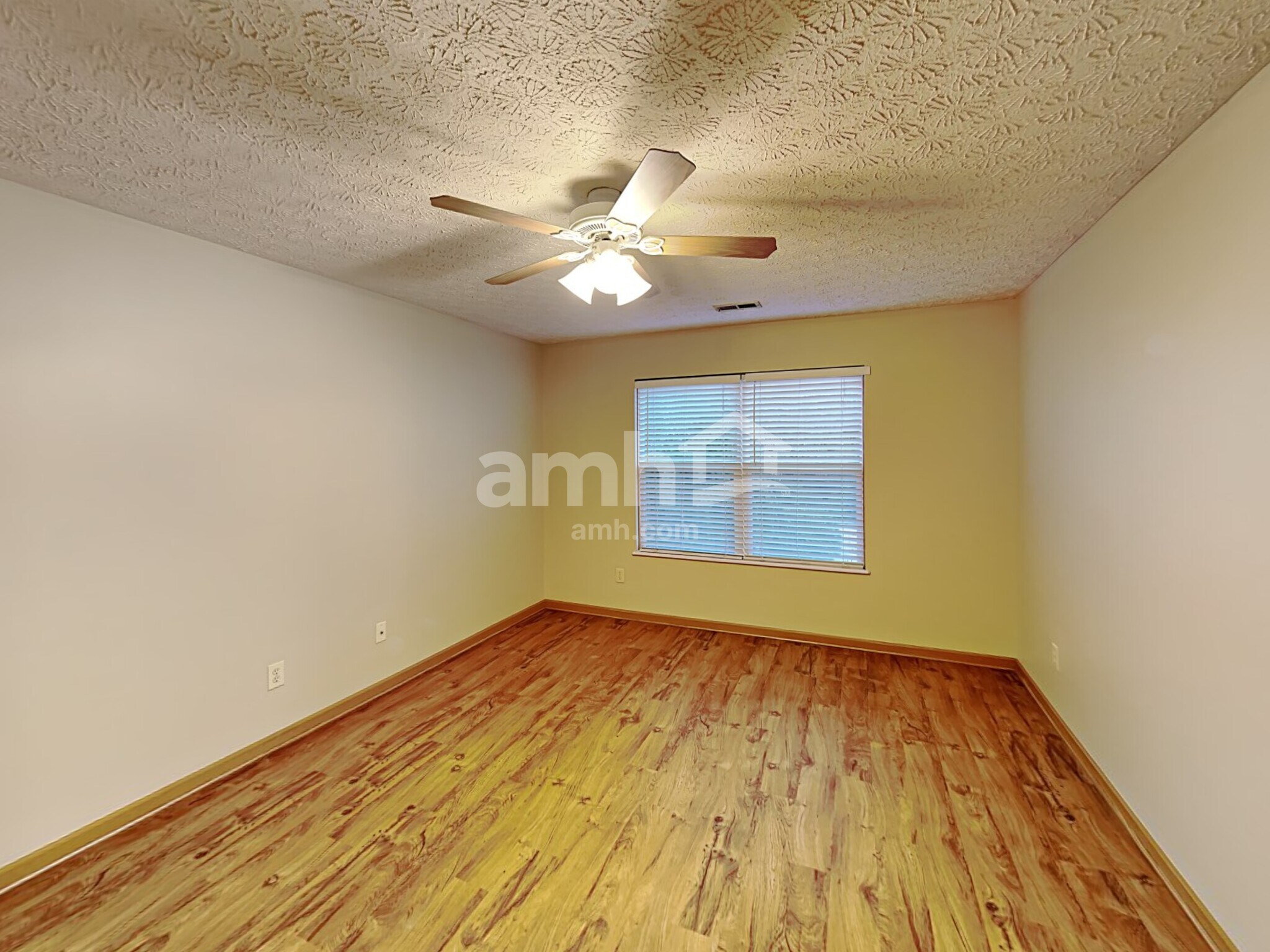 Building Photo - 2127 Staghorn Way
