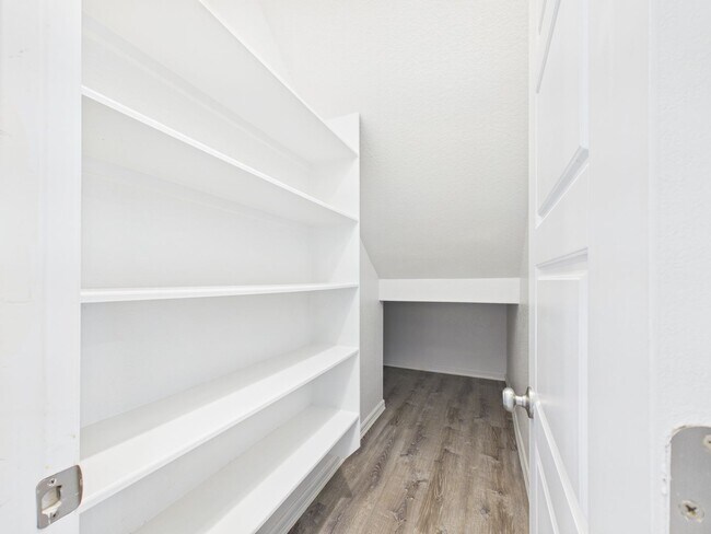 Building Photo - 2505 Meyer Cv
