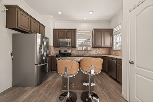 Building Photo - 5217 Blossom St