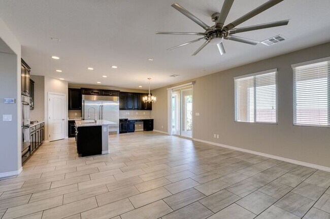Building Photo - Beautiful Next-Gen Home with Private Entry Suite & Spacious Backyard * MOVE IN SPECIAL*