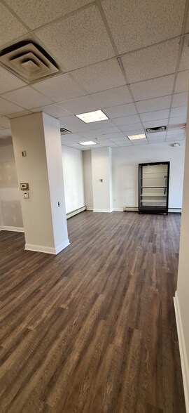 Building Photo - 723 Ridge Rd