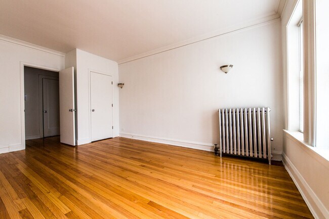 Building Photo - 7955 S Calumet