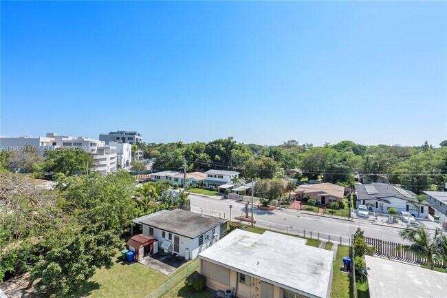 Building Photo - 3250 Grand Ave