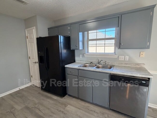 Building Photo - 124 Wayfair Ln