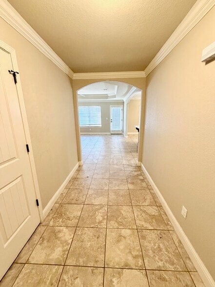 Building Photo - 2903 SW Tanglewood Ave