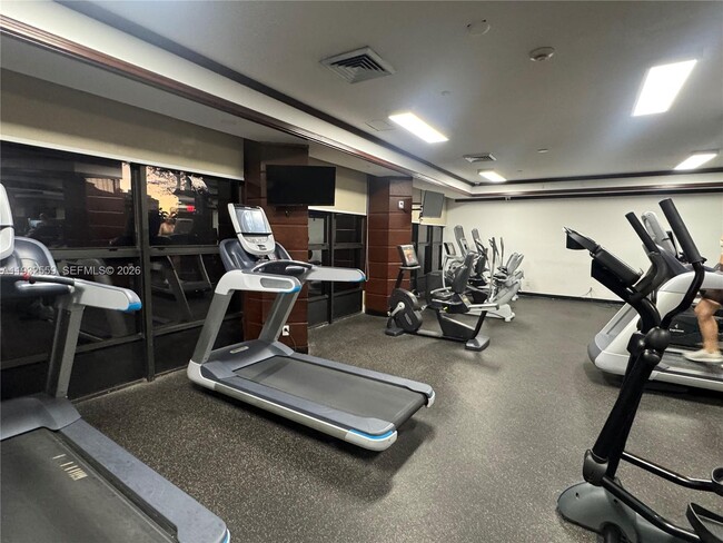 Building Photo - 18151 NE 31st Ct