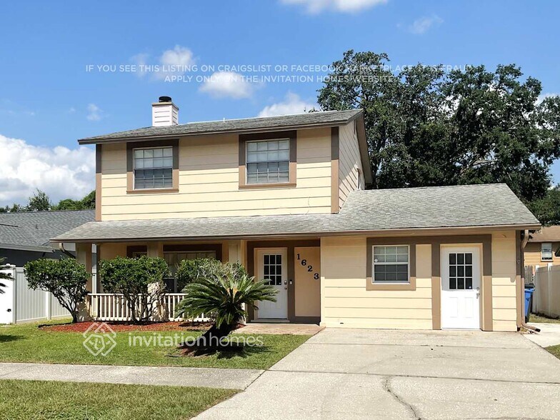 Primary Photo - 1623 Palm Leaf Dr