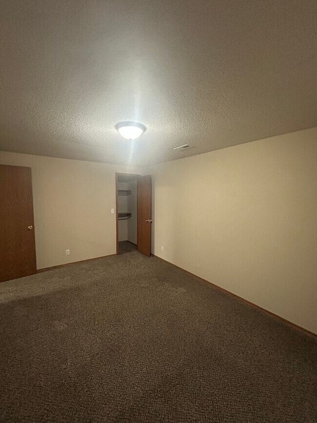 Building Photo - 10601 W Douglas Ave