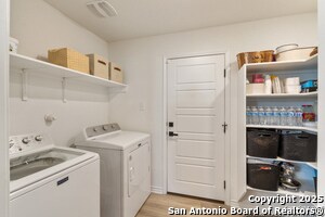 Building Photo - 3538 Silver Set