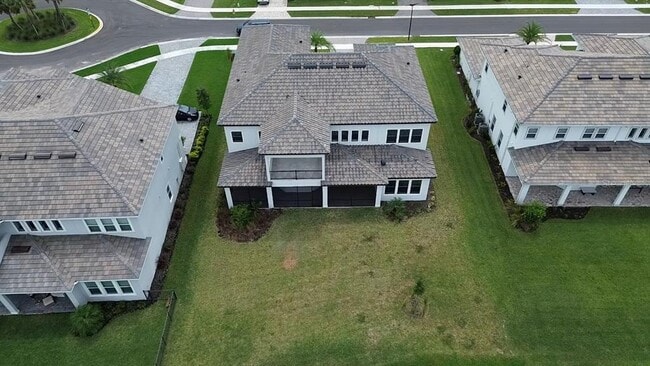 Building Photo - 34109 Tributary Ct