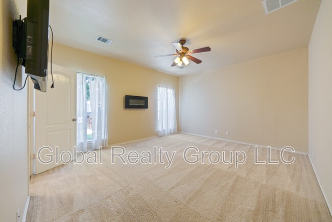 Building Photo - 308 Rustic Tr