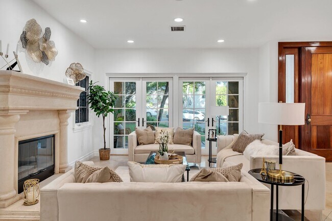 Building Photo - GORGEOUS 7 BED 6.5 BATH FOR LEASE IN BEVER...