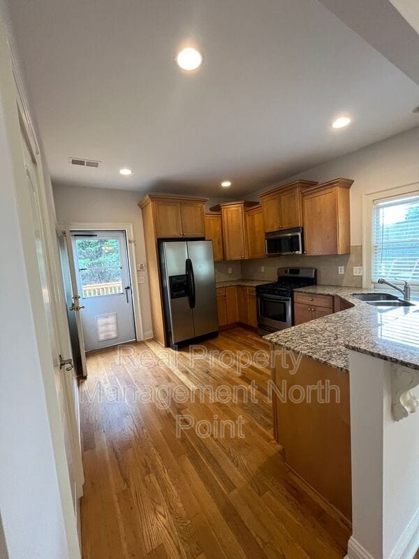 Building Photo - 1357 Eubanks Ave