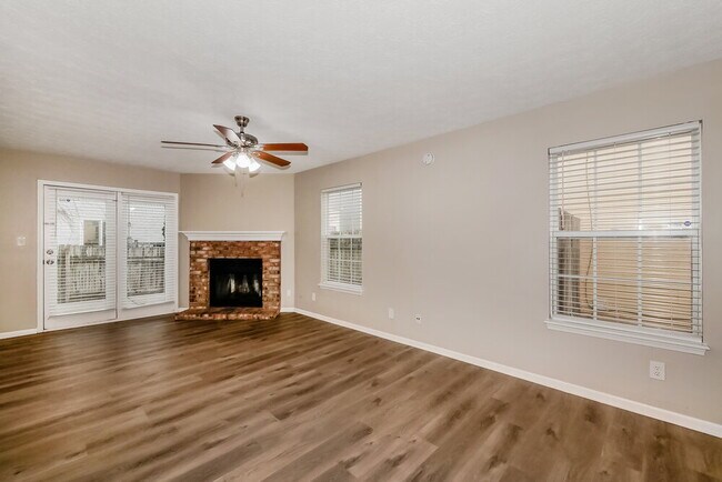 Building Photo - 6748 Redan Dr