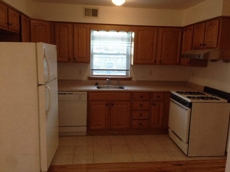 Building Photo - 408 Jersey St