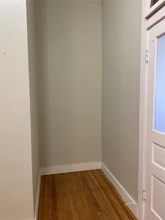 Building Photo - 1006 Main St