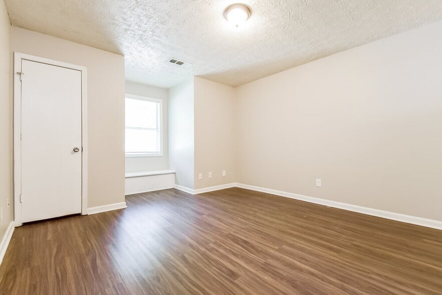 Building Photo - 5408 Glen Haven Dr