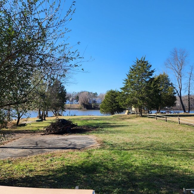 Building Photo - Ruckersville, -1 bedroom/1 bath, Terrace a...
