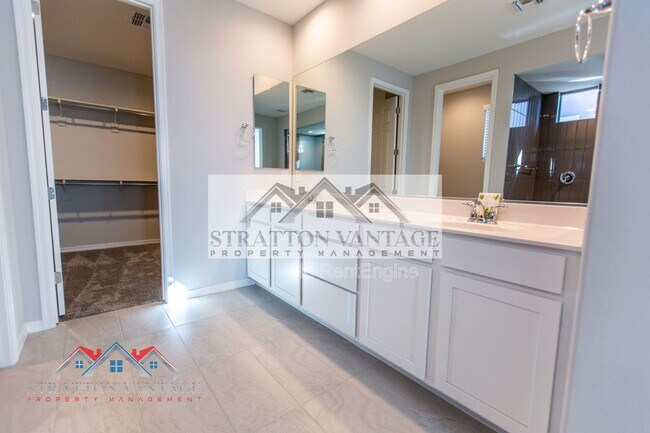 Building Photo - 17625 W Pasadena Ave