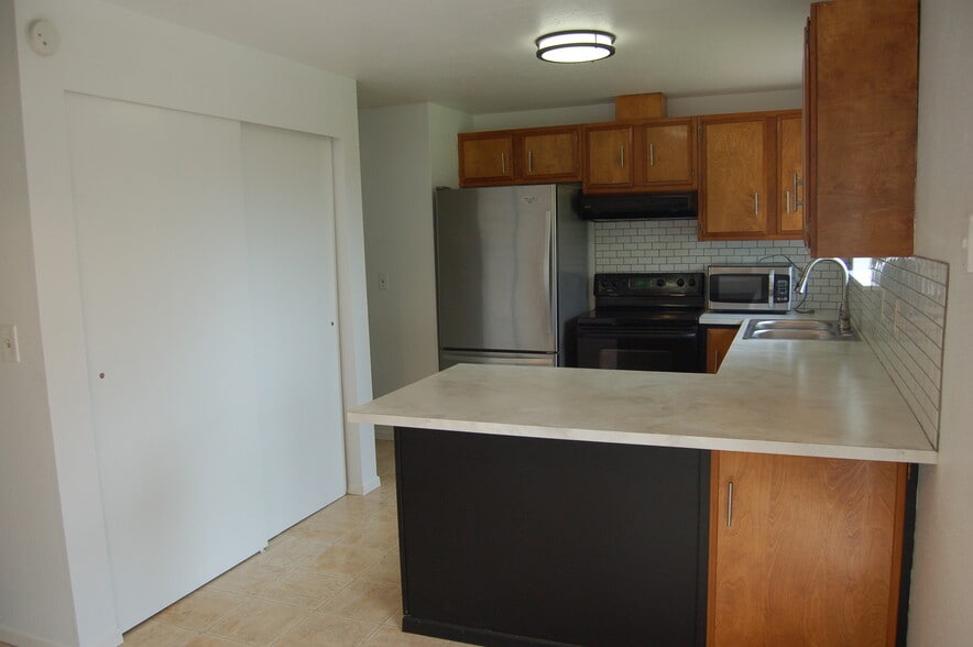 Building Photo - 721 Scenic Heights Rd