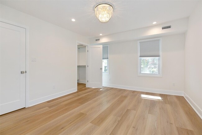 Building Photo - 25903 Pembroke Ave