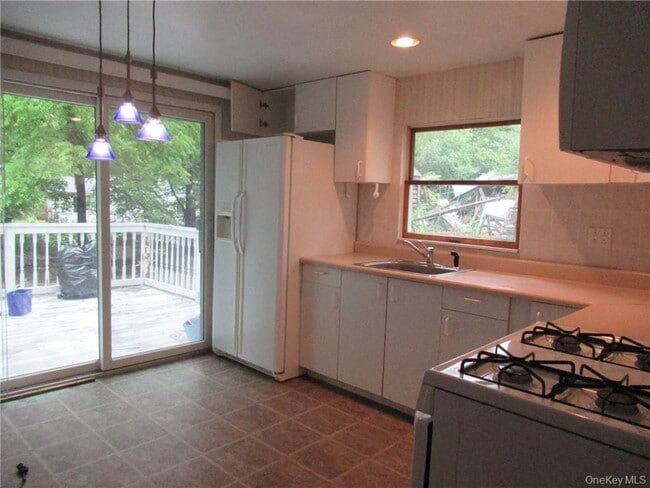 Building Photo - 357 Mountain Lodge Rd