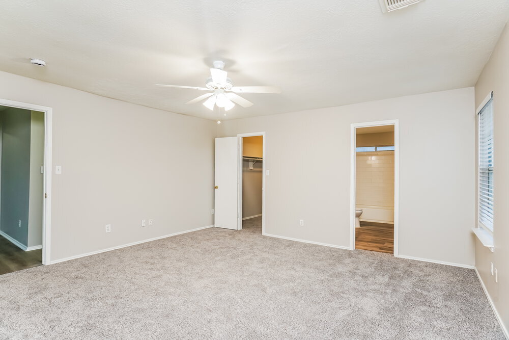 Building Photo - 5827 Clerkenwell Dr